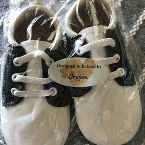 LITTLE LOVE BUG SHOES NWT
